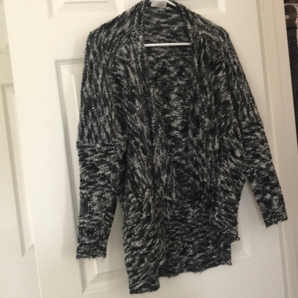 Black/gray/white sweater